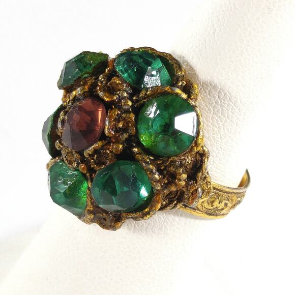 Vintage 1960s Green Rhinestone Flower Adjustable Cocktail Ring - Picture 2 of 10